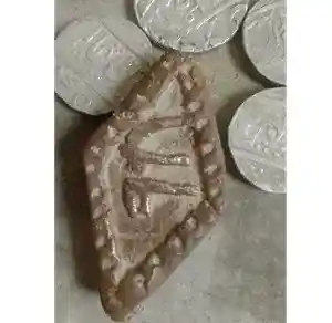 Golden Discovery! Minelab Vanquish 440 Unearths Mughal Era Treasure